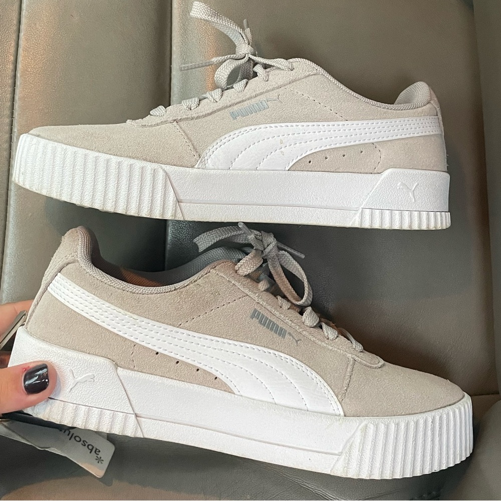 PUMA Size 6.5 WOMENS. WORN TWICE.